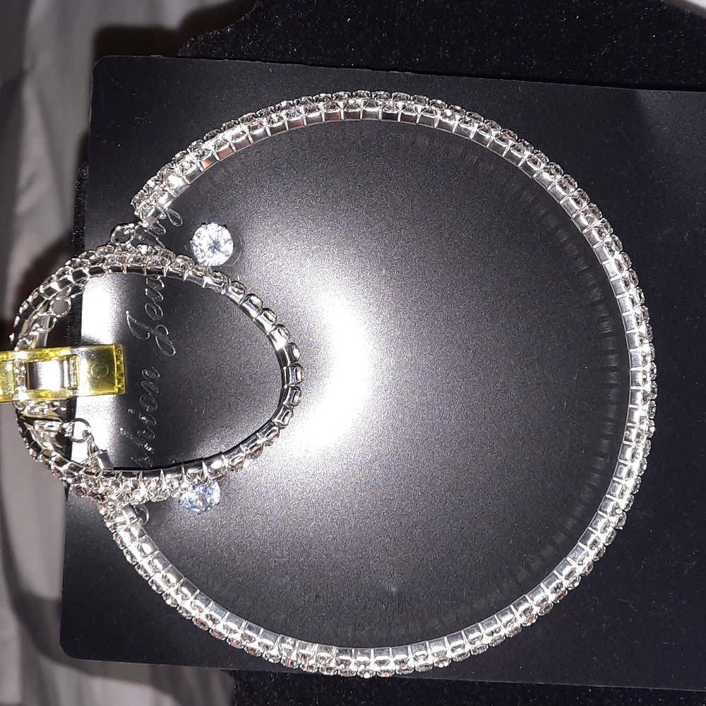 New Fashion jewerly...Silver 2 row Zirconia 3pc set.